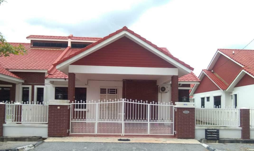 Seri Homestay 293 Sungai Petani Bagian luar foto